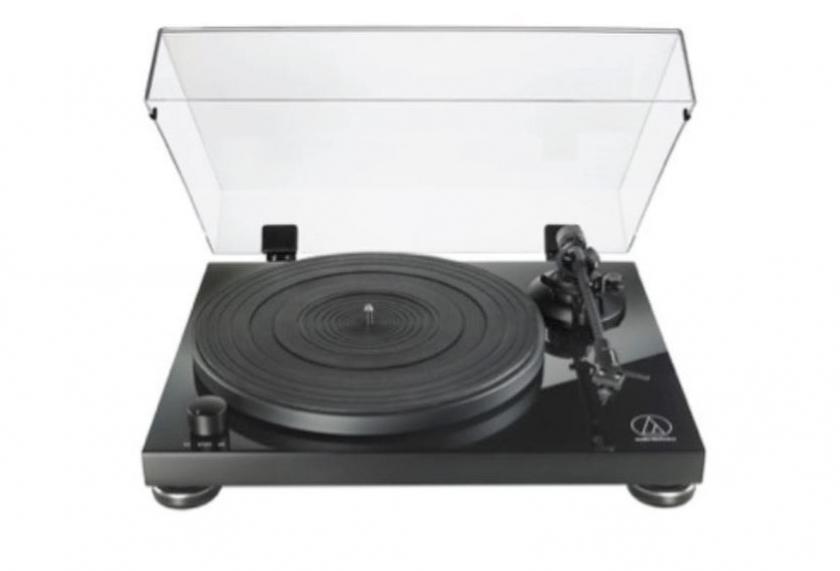 CES 2020 : Audio-Technica lance la platine haut de gamme AT-LPW50PB en finition noir laqu�e � piano �